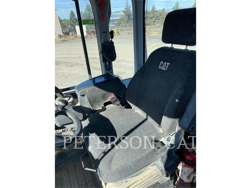 CAT 930M Carregadeiras de rodas