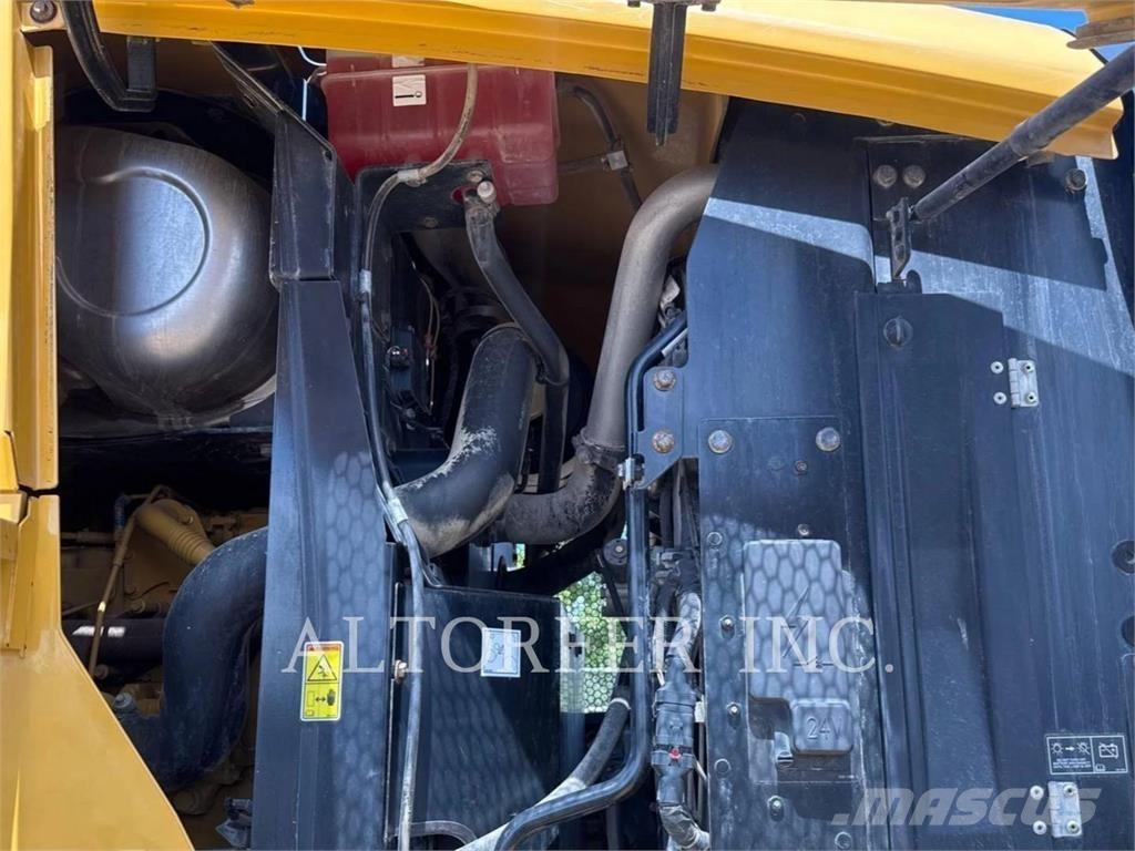 CAT 930M Carregadeiras de rodas