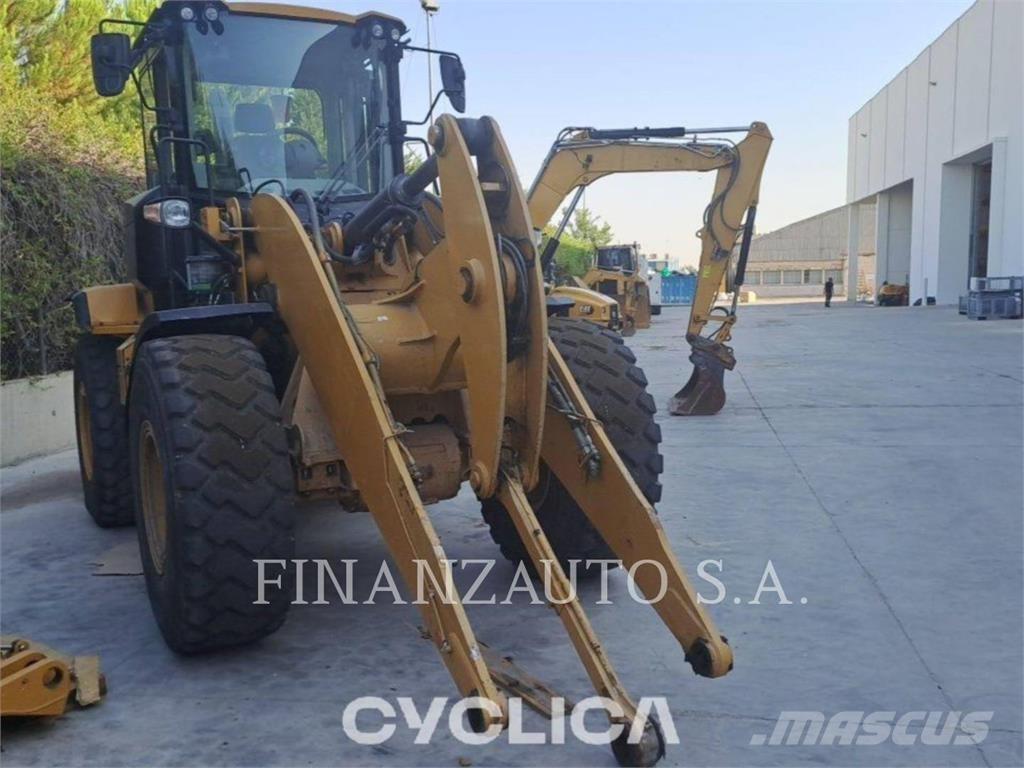 CAT 930M Carregadeiras de rodas