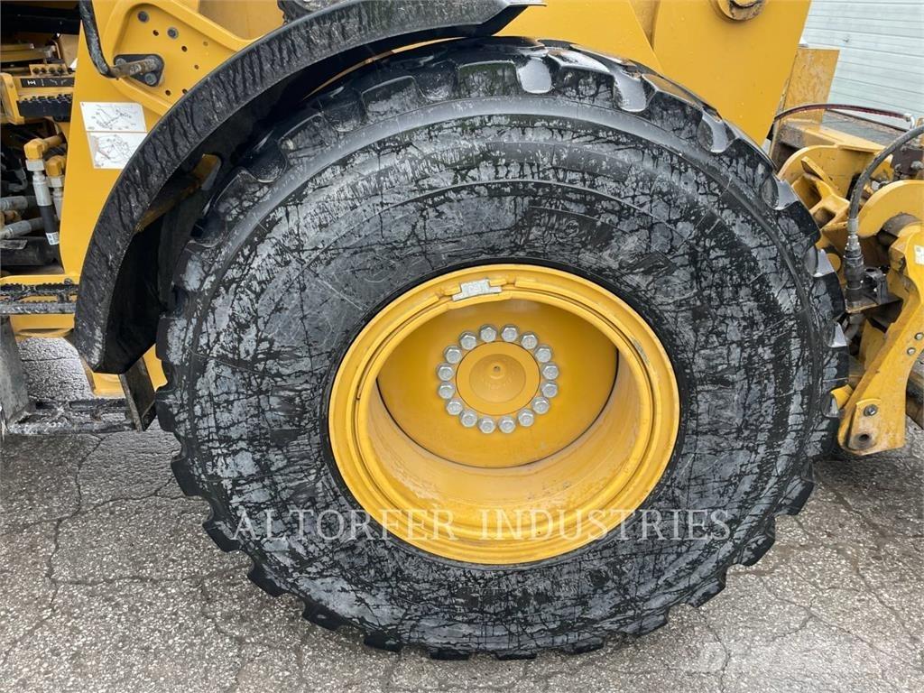 CAT 930M Carregadeiras de rodas