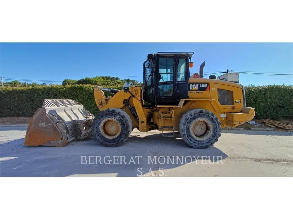 CAT 930M Carregadeiras de rodas