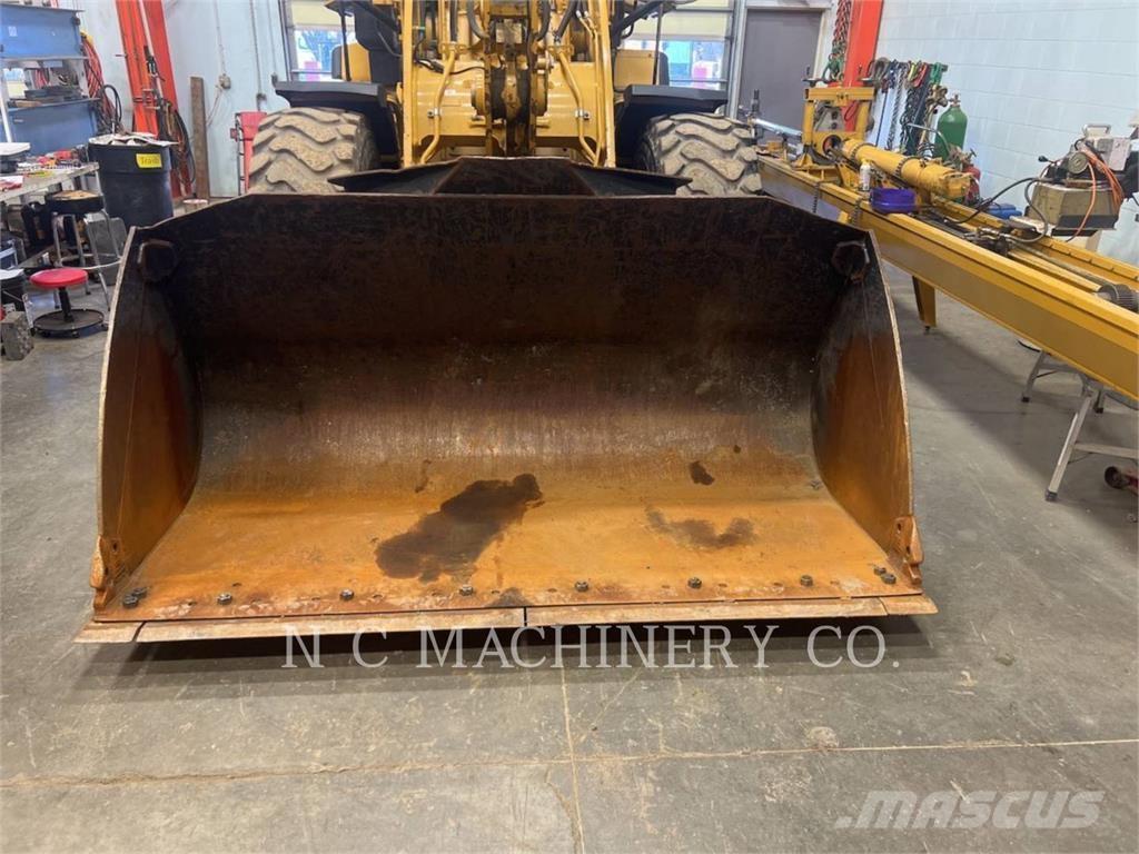 CAT 930M Carregadeiras de rodas