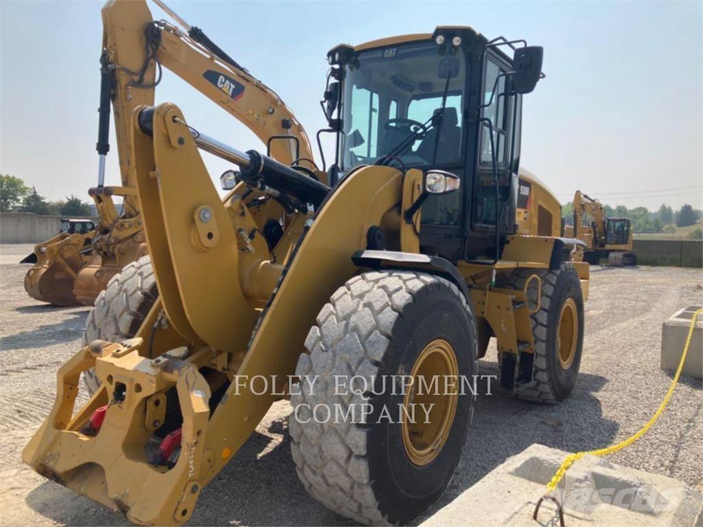 CAT 930M Carregadeiras de rodas