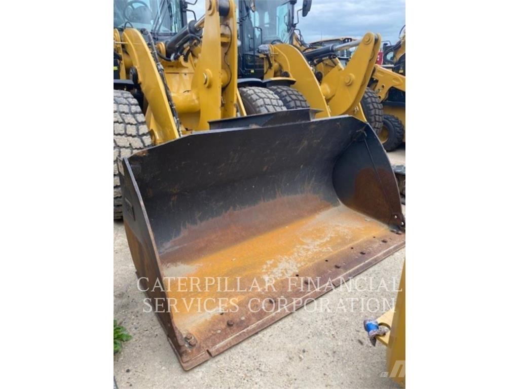 CAT 930M Carregadeiras de rodas