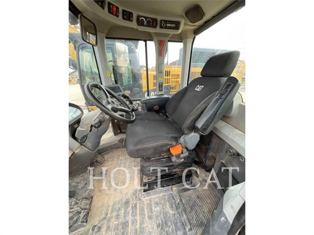CAT 938M Carregadeiras de rodas
