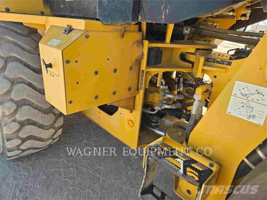CAT 938M Carregadeiras de rodas