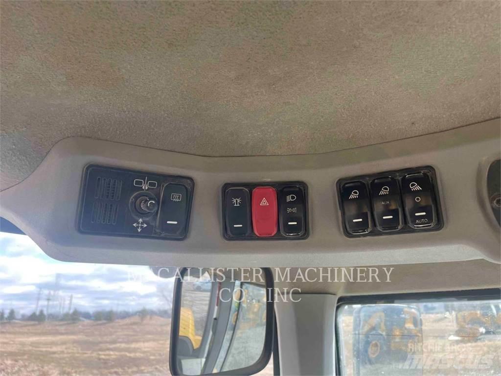 CAT 938M Carregadeiras de rodas