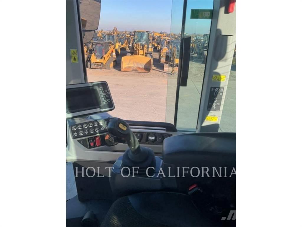 CAT 938M Carregadeiras de rodas