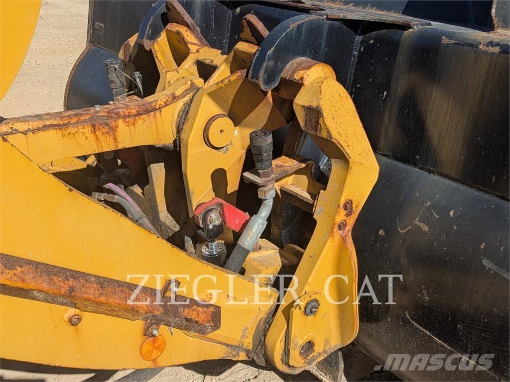 CAT 938M Carregadeiras de rodas