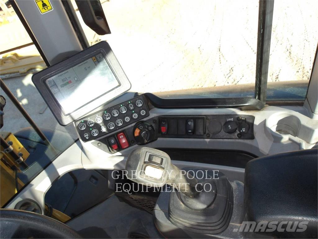 CAT 938M Carregadeiras de rodas