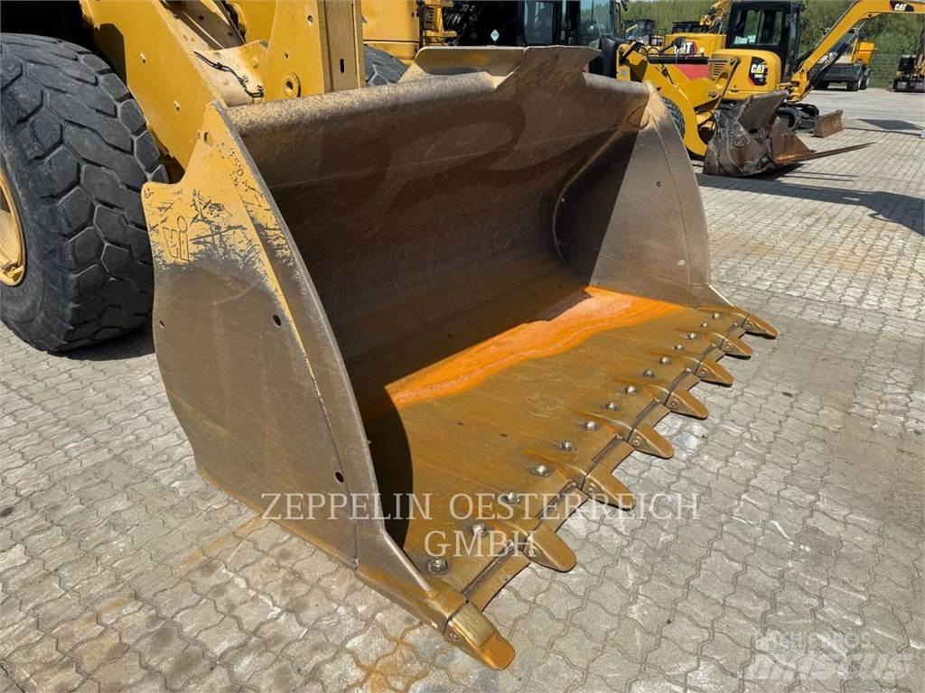 CAT 950M Carregadeiras de rodas