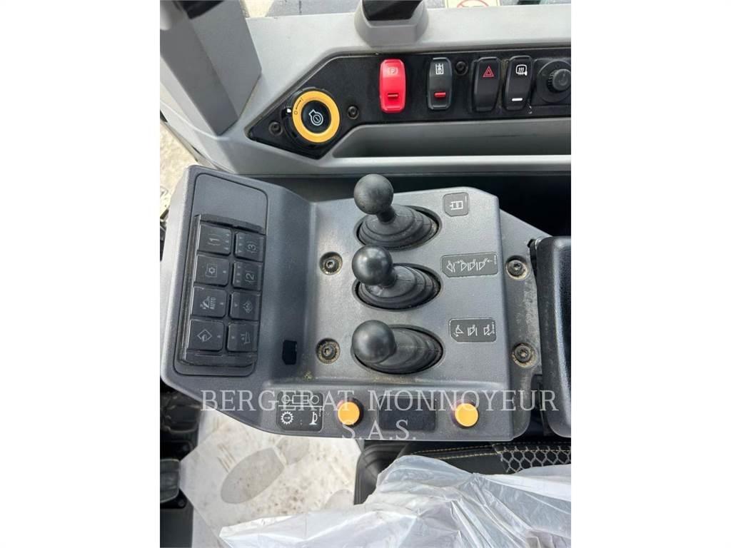 CAT 966 Carregadeiras de rodas