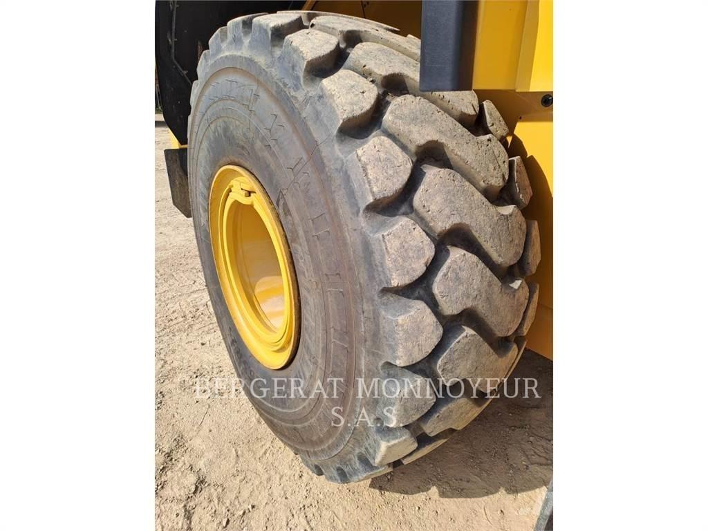 CAT 966 Carregadeiras de rodas