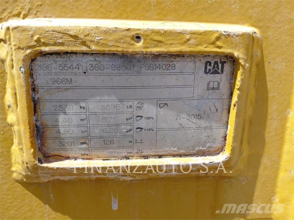 CAT 966 Carregadeiras de rodas