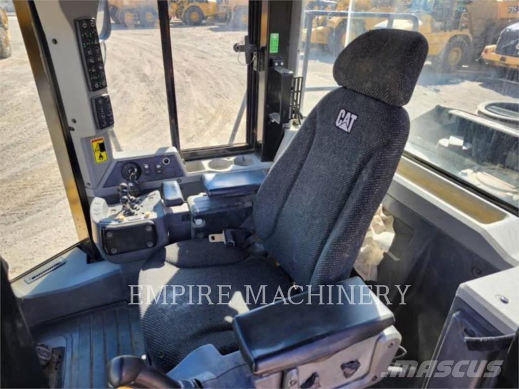 CAT 966K Carregadeiras de rodas