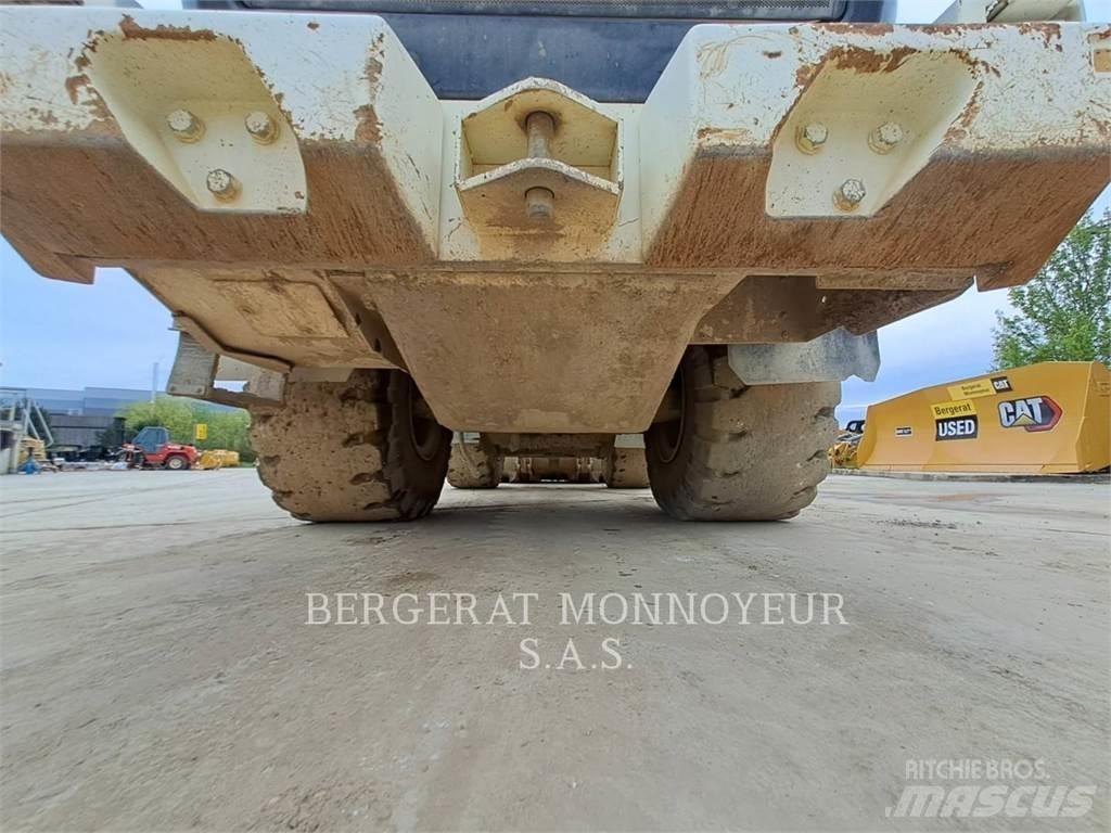 CAT 966M Carregadeiras de rodas