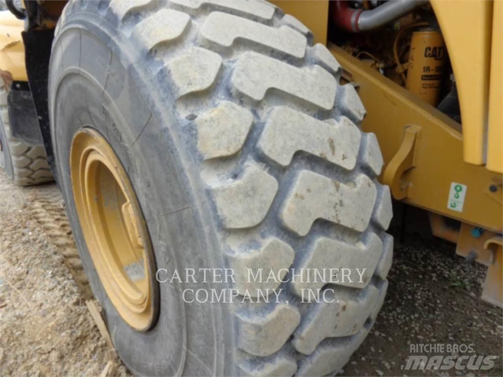 CAT 966M Carregadeiras de rodas