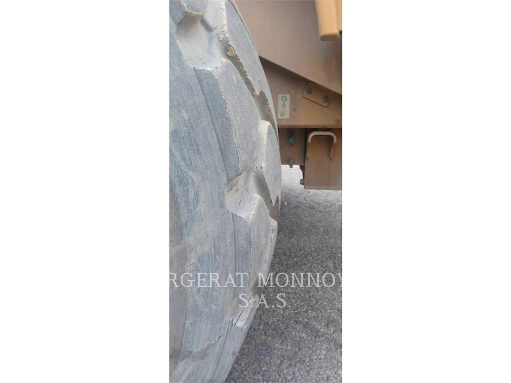 CAT 966M Carregadeiras de rodas