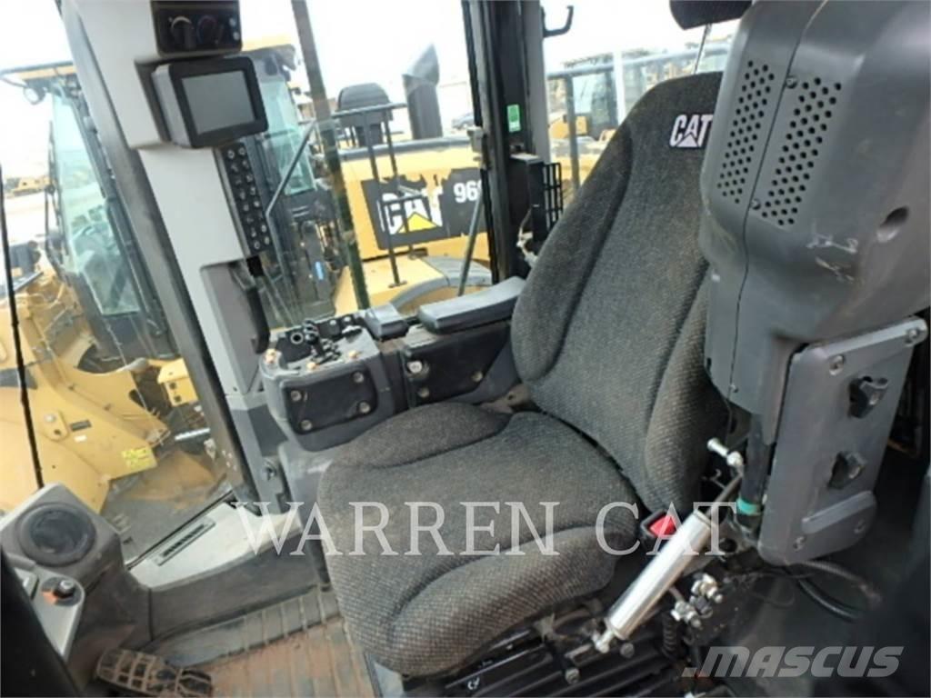 CAT 966M Carregadeiras de rodas