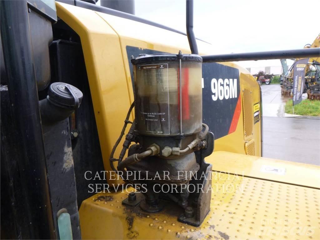 CAT 966M Carregadeiras de rodas
