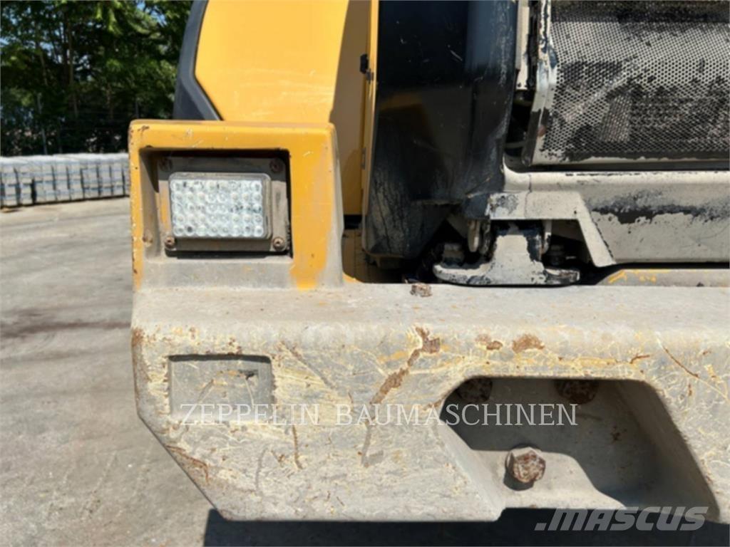 CAT 966M Carregadeiras de rodas