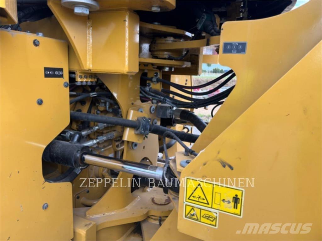 CAT 966M Carregadeiras de rodas