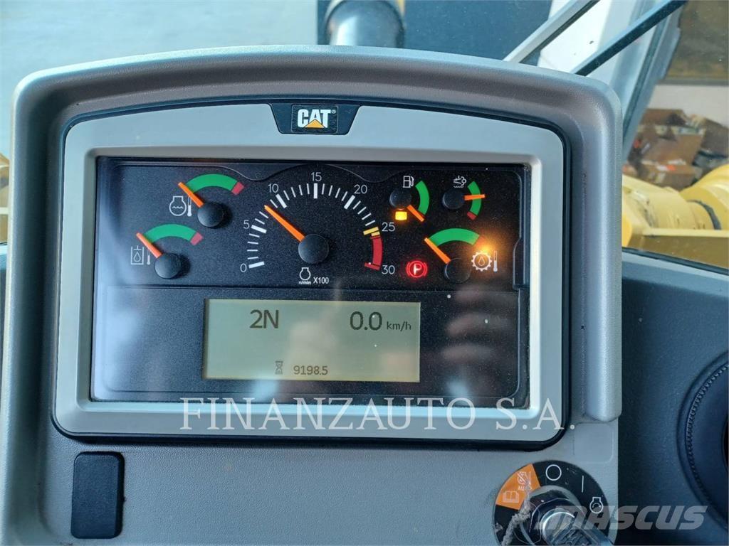 CAT 966M Carregadeiras de rodas