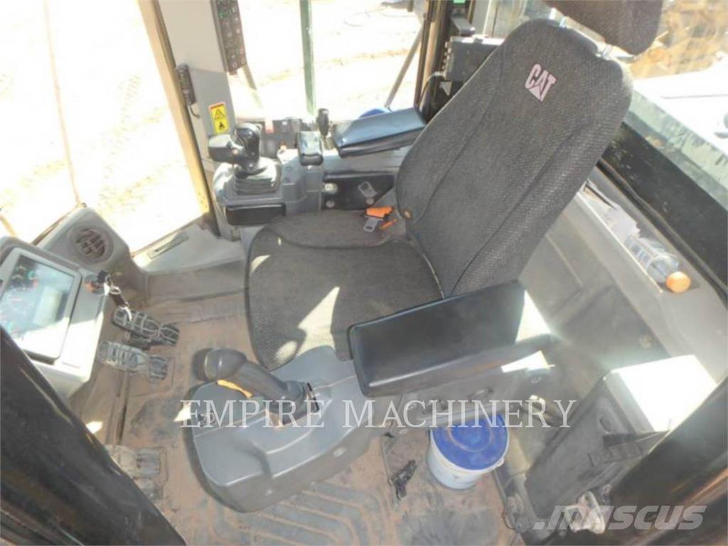 CAT 966M Carregadeiras de rodas