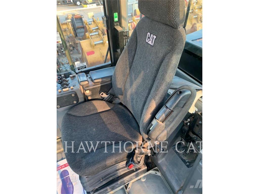 CAT 966M Carregadeiras de rodas