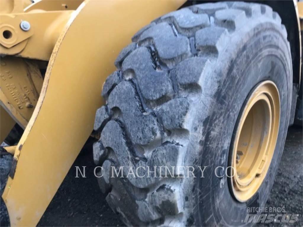 CAT 966M Carregadeiras de rodas