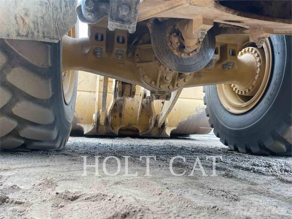 CAT 982M Carregadeiras de rodas
