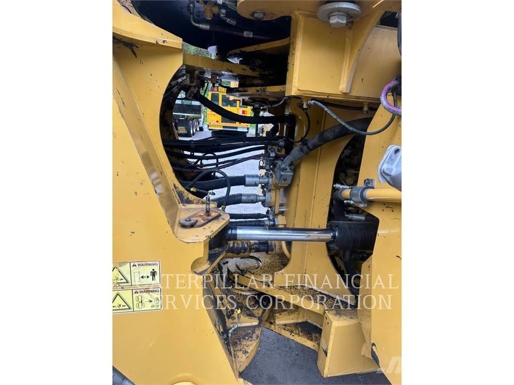 CAT 982M Carregadeiras de rodas