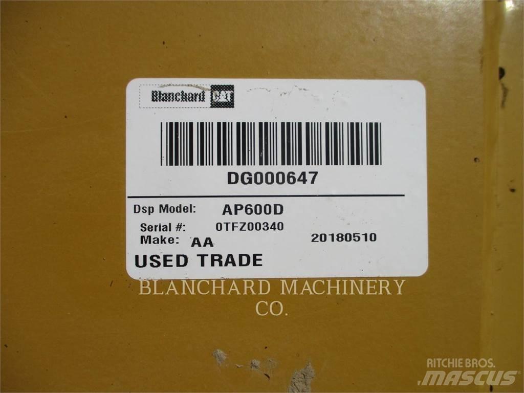 CAT AP-600D Espalhadoras de asfalto