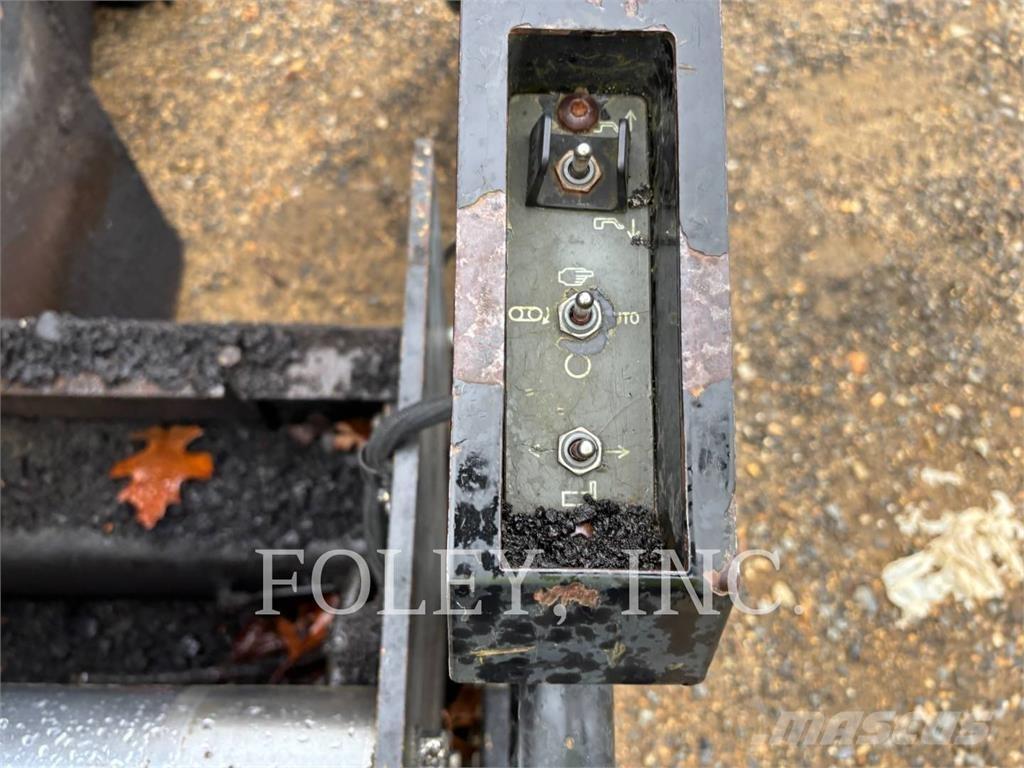 CAT AP-655D Espalhadoras de asfalto