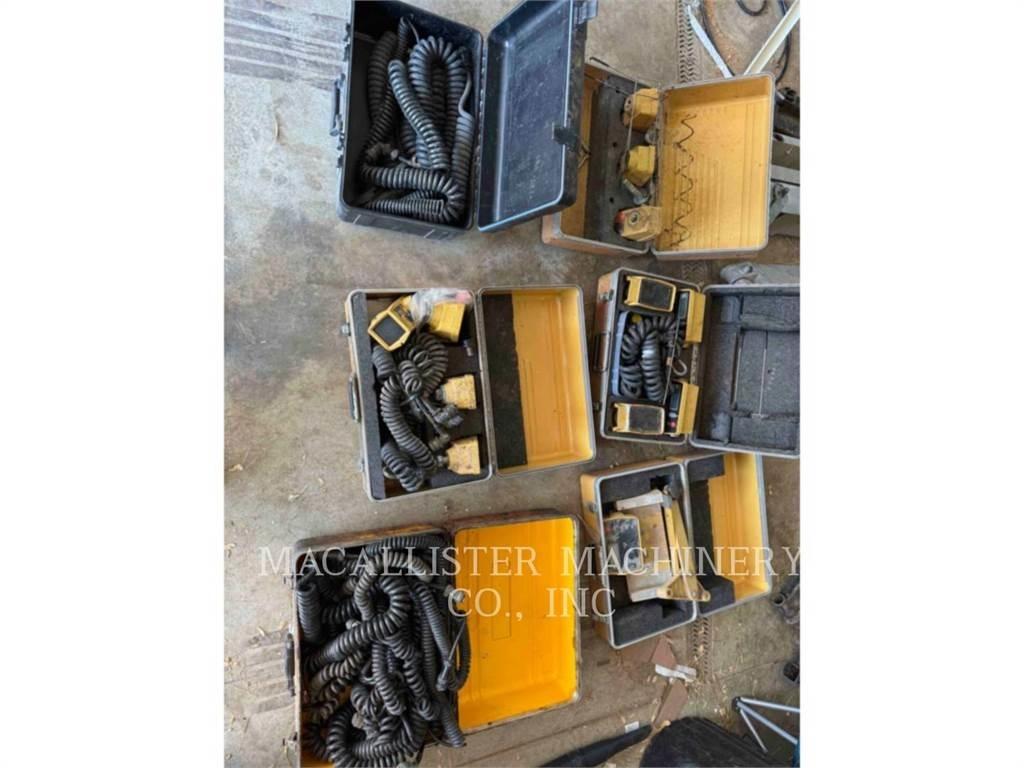 CAT AP1000B Espalhadoras de asfalto