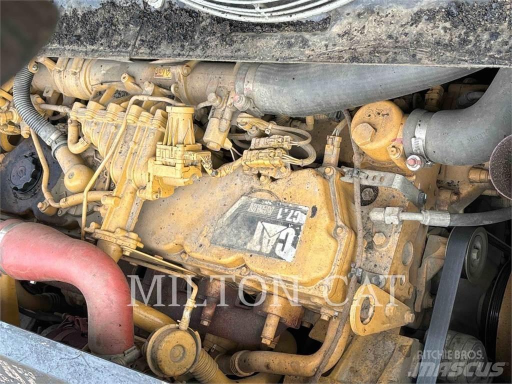 CAT AP1055F Espalhadoras de asfalto