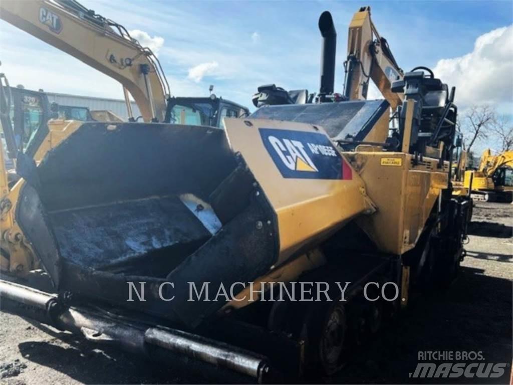 CAT AP1055F Espalhadoras de asfalto
