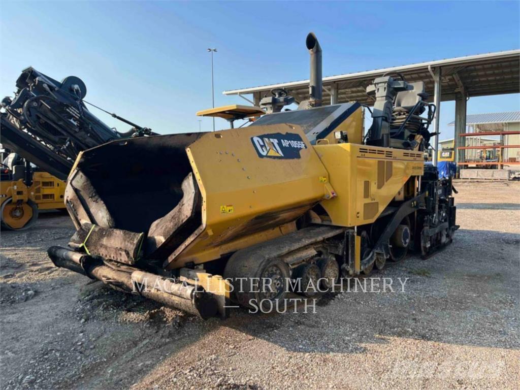 CAT AP1055F Espalhadoras de asfalto