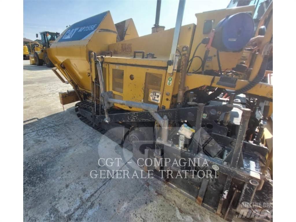 CAT AP255E Espalhadoras de asfalto