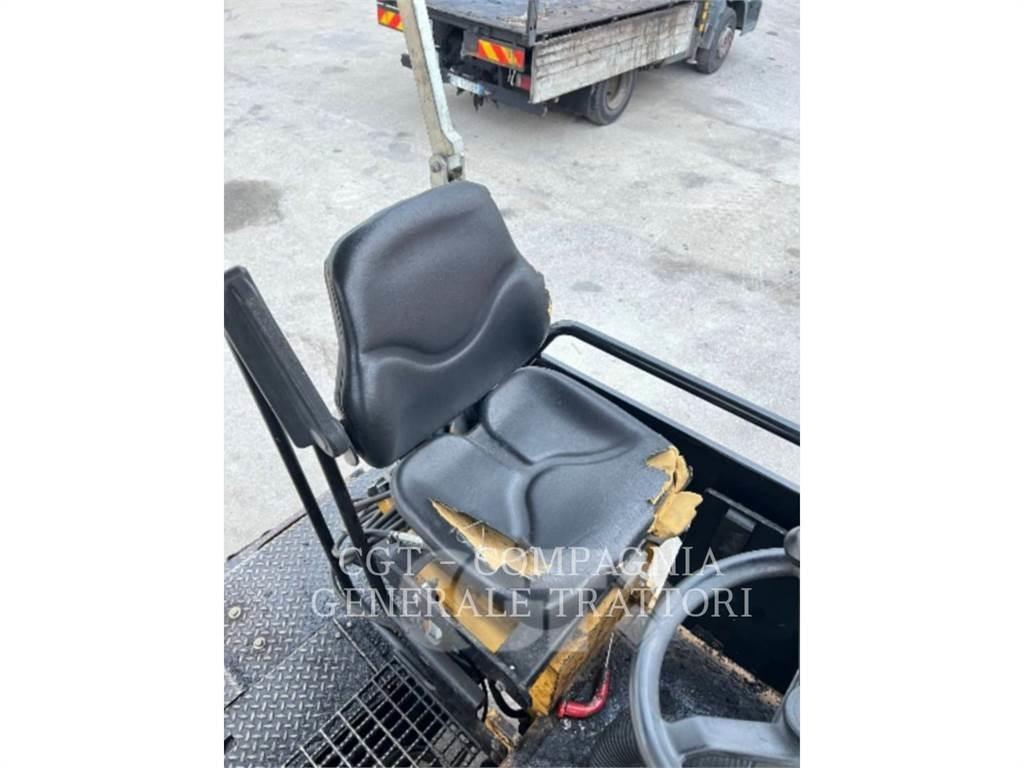 CAT AP300 Espalhadoras de asfalto