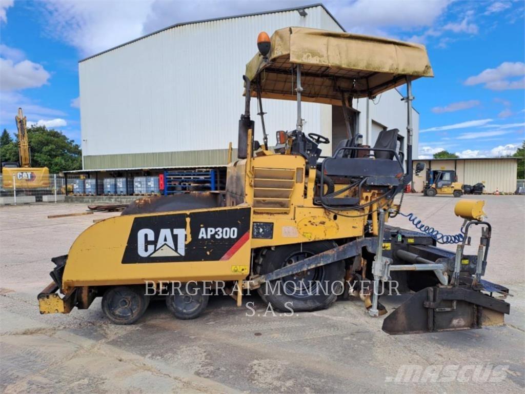 CAT AP300 Espalhadoras de asfalto