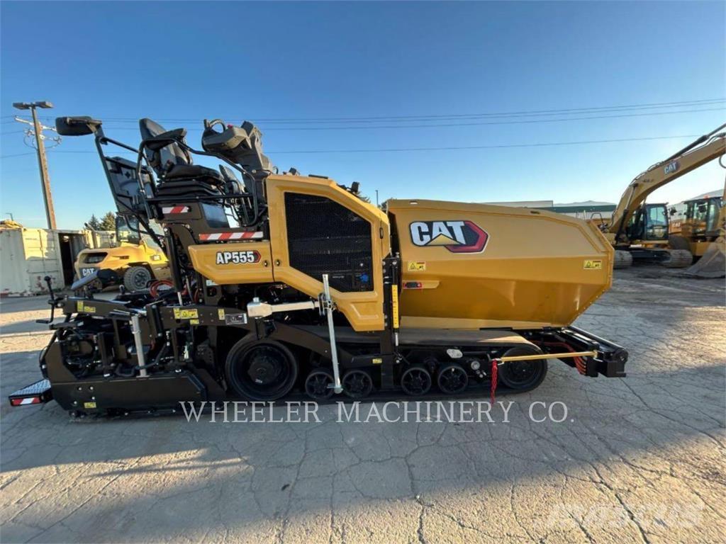 CAT AP555 Espalhadoras de asfalto