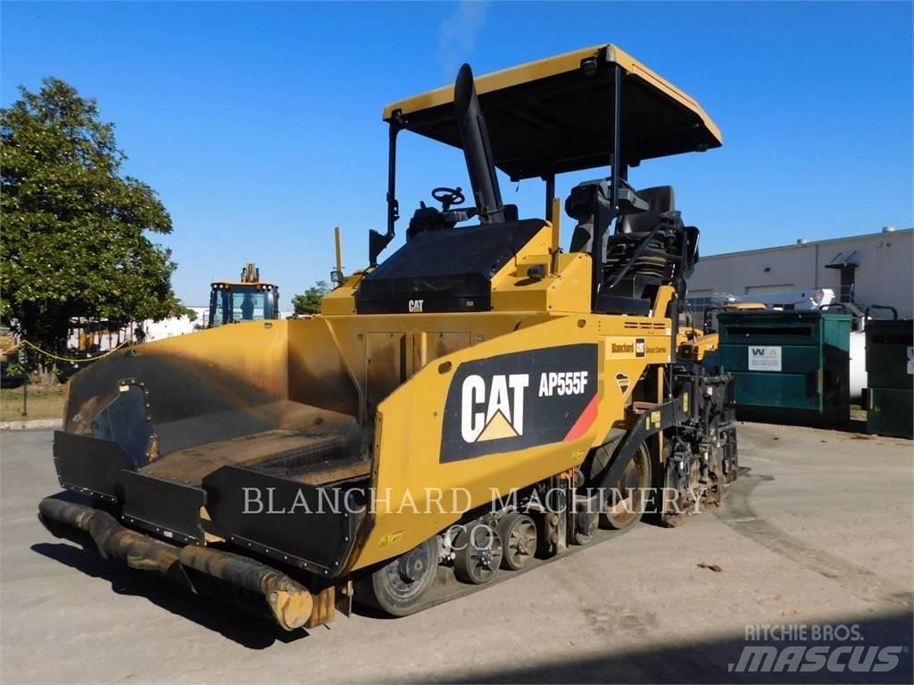 CAT AP555F Espalhadoras de asfalto