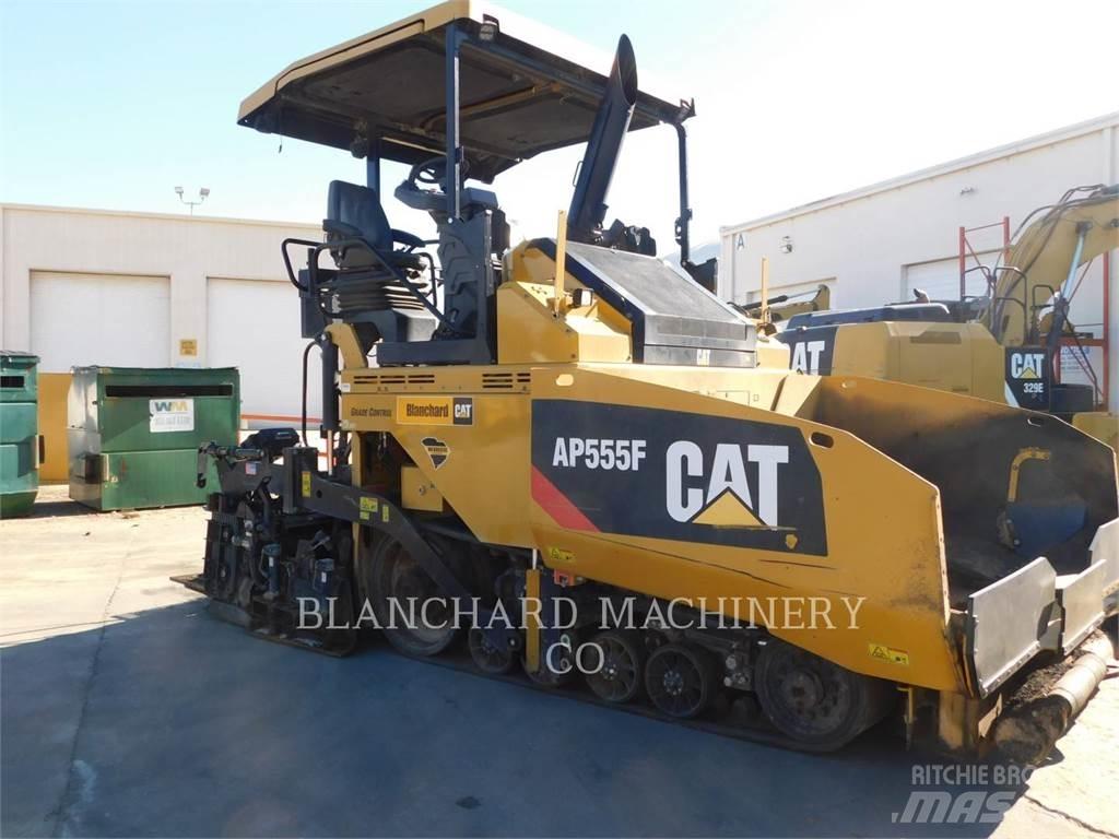 CAT AP555F Espalhadoras de asfalto
