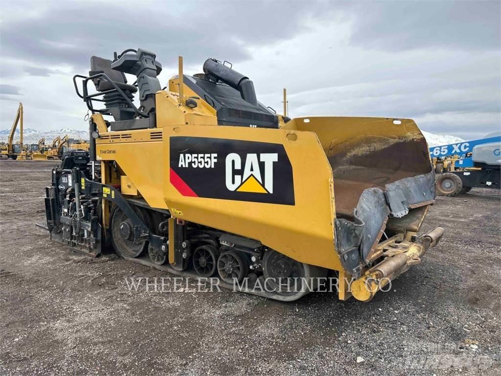 CAT AP555F Espalhadoras de asfalto