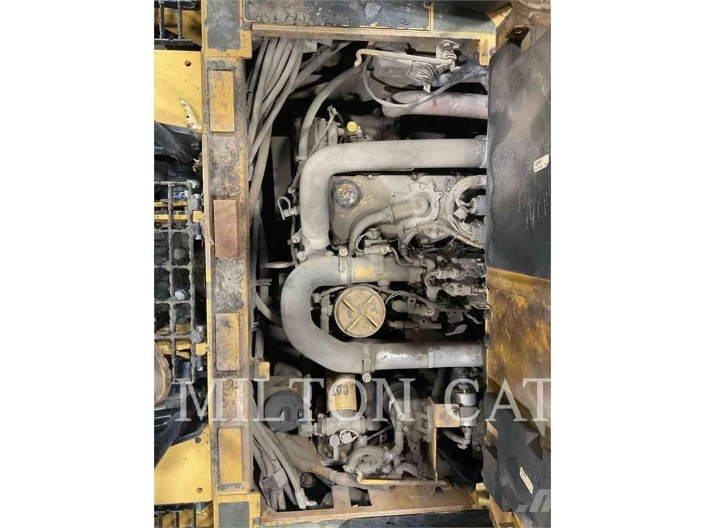 CAT AP555F Espalhadoras de asfalto