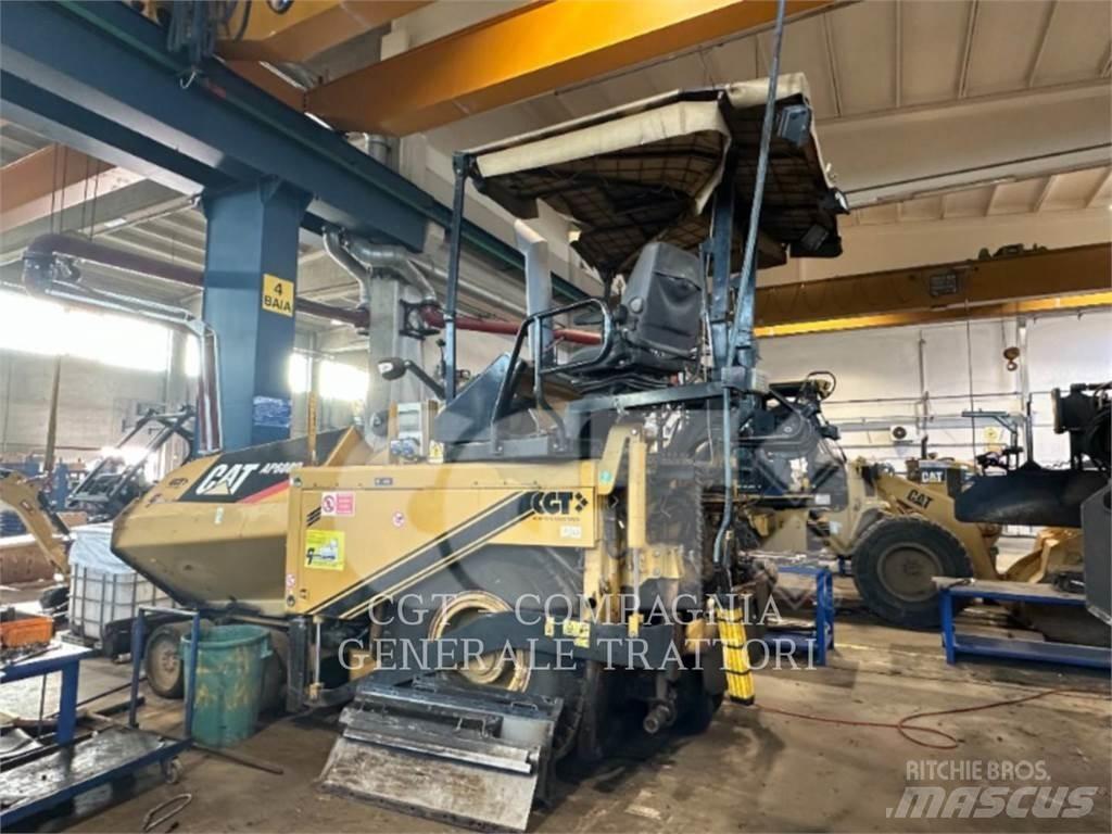 CAT AP600D Espalhadoras de asfalto