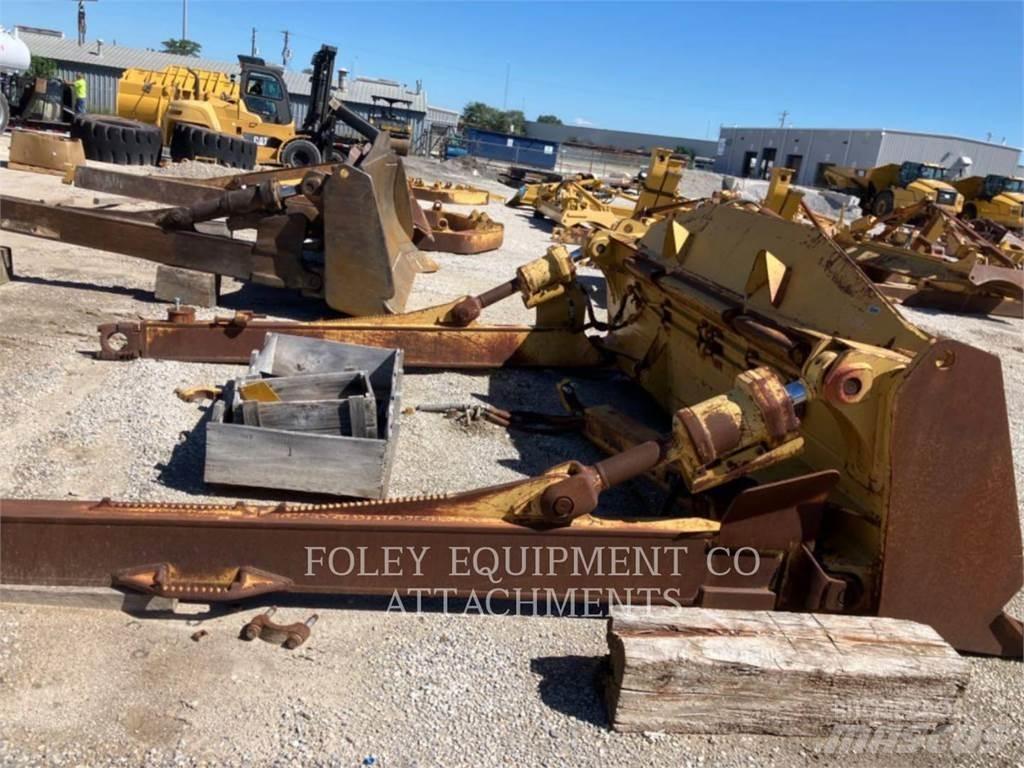 CAT BLD8TSU Dozers - Tratores rastos
