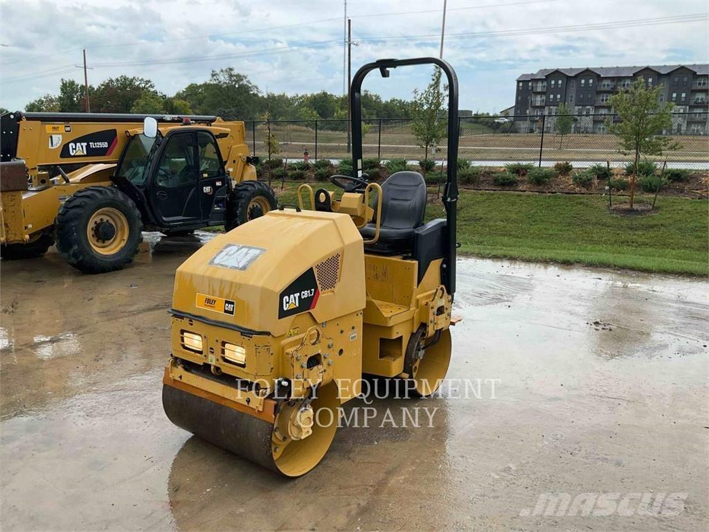 CAT CB1.7-03 Compactadores para terra