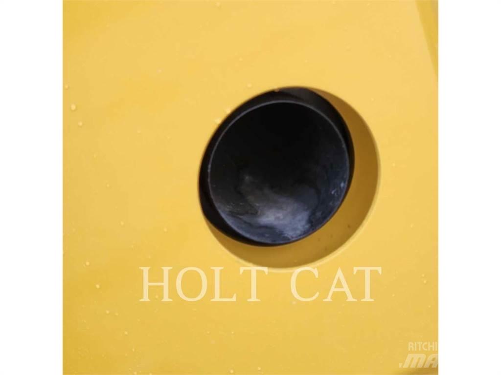 CAT CB15 Carregadeiras de rodas